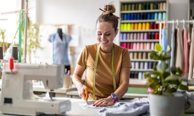 A side hustle is making money for this young woman